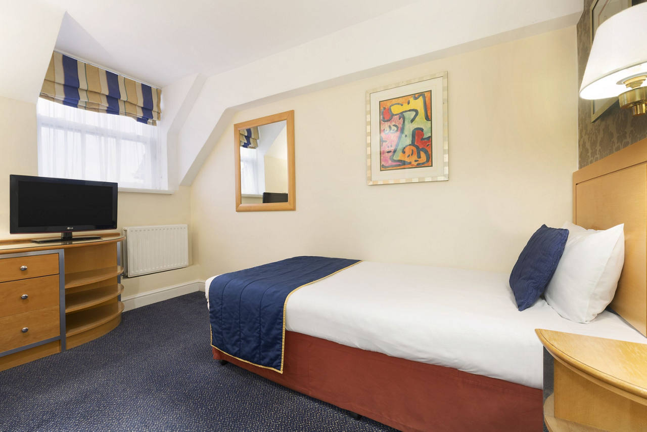 1 Single Bed Room