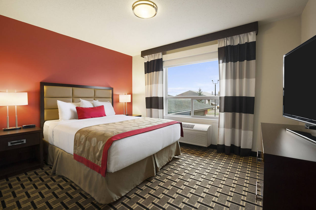 1 Queen Bed Executive Suite