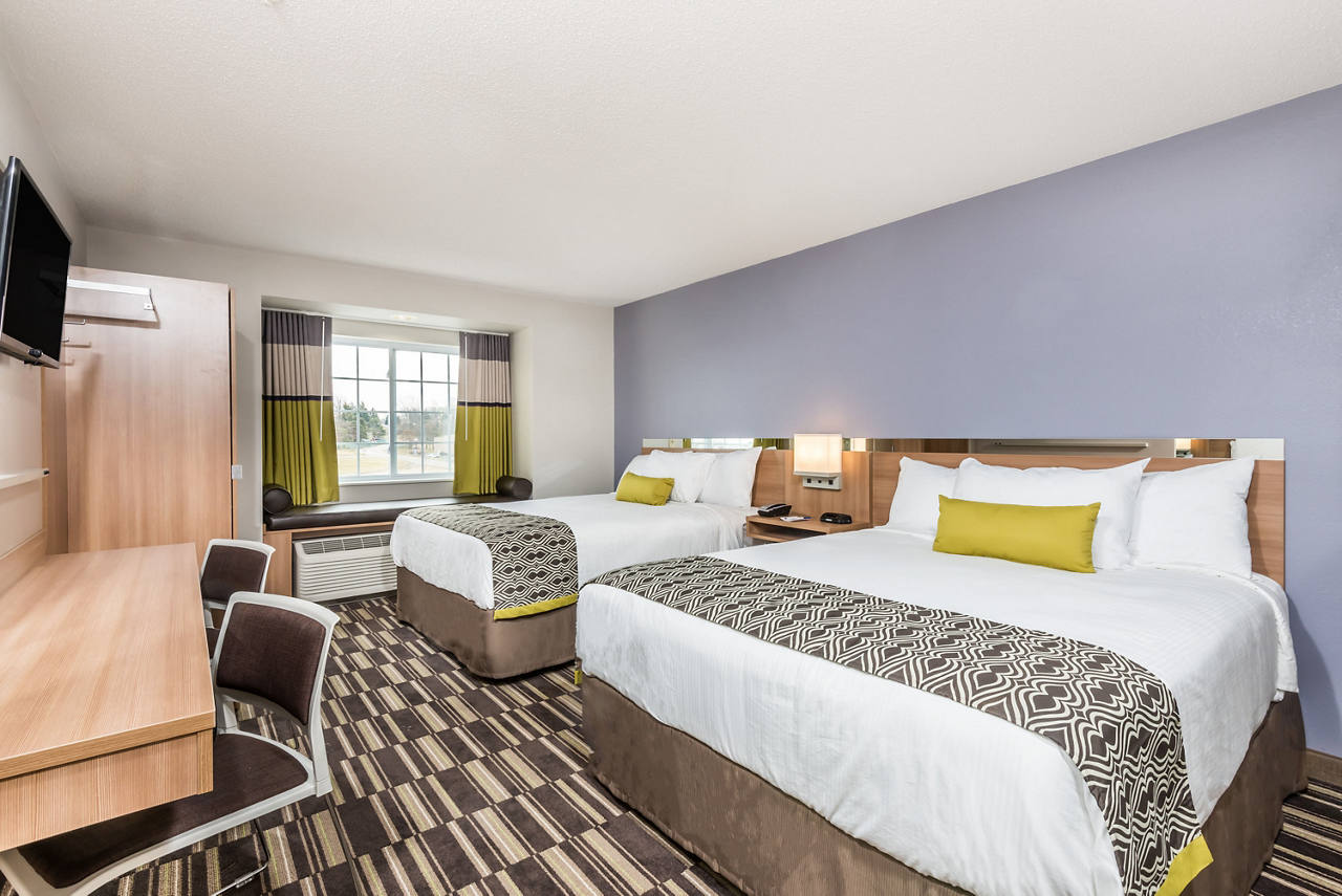 2 Queen Bed Room