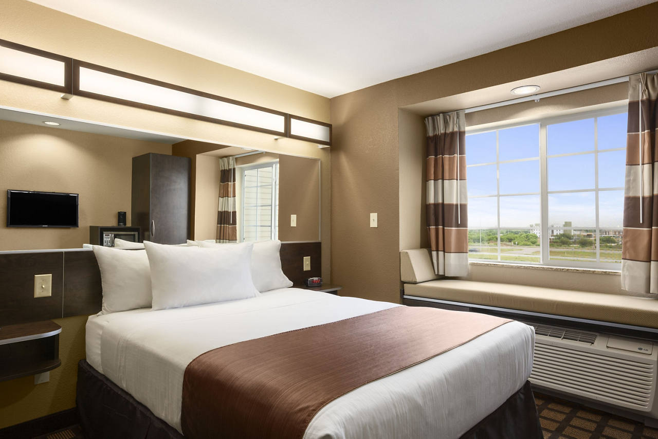 Standard Queen Room