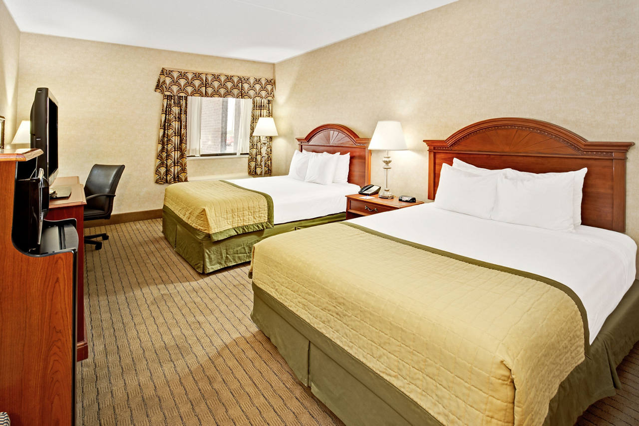2 Queen Bed Room