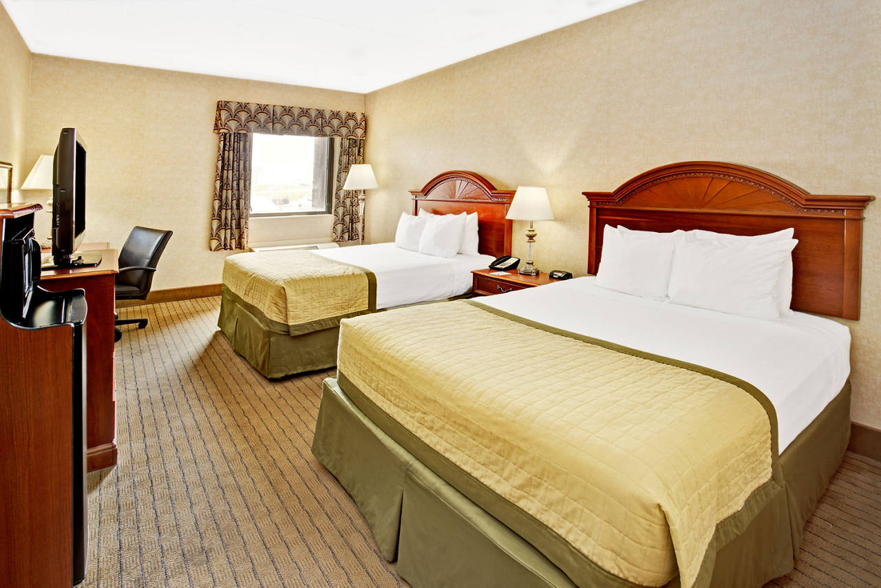 2 Queen Bed Room
