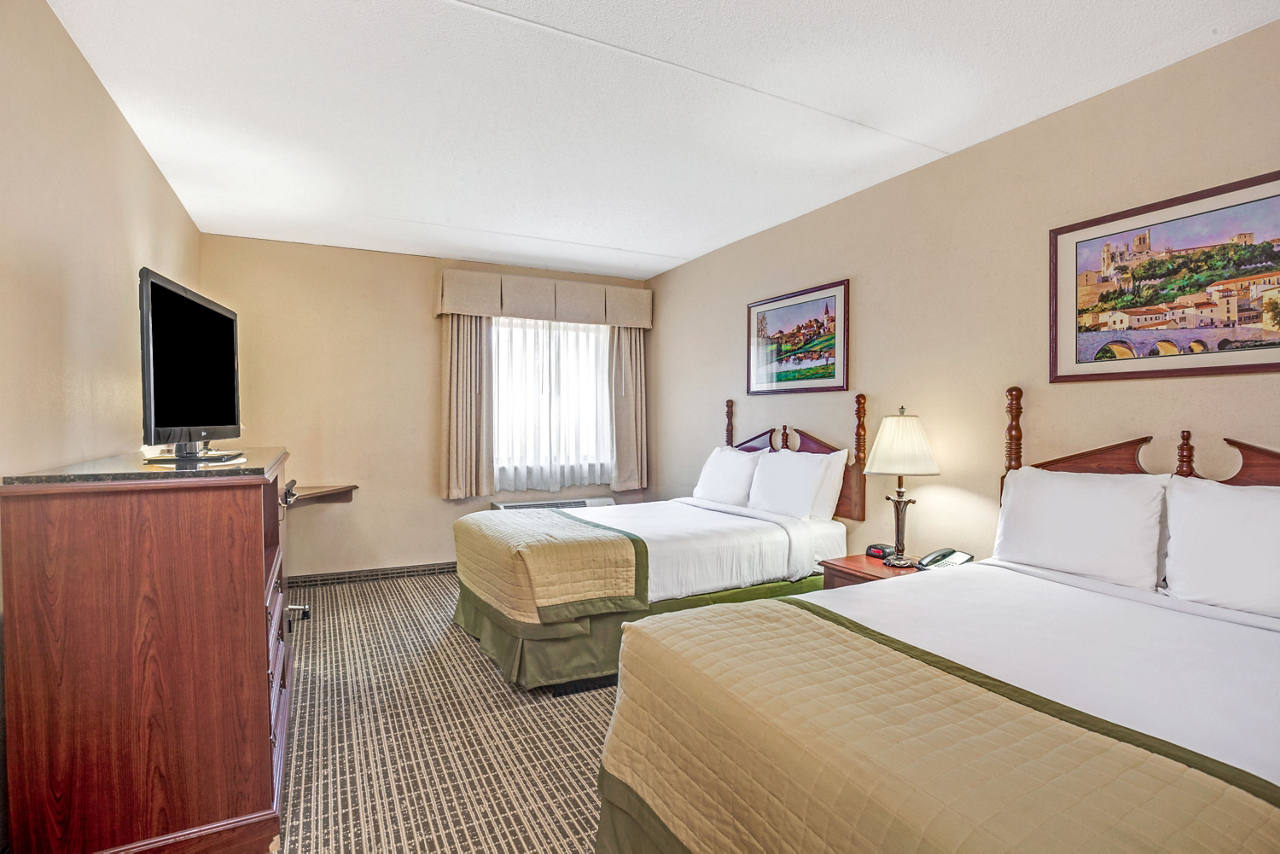 2 Double Bed Room