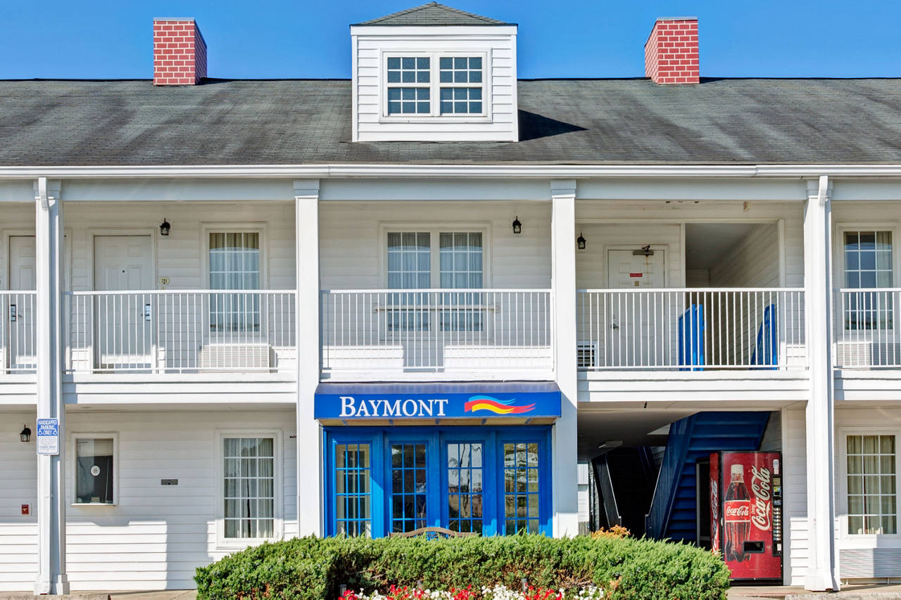 Welcome to the Baymont Inn and Suites Sanford