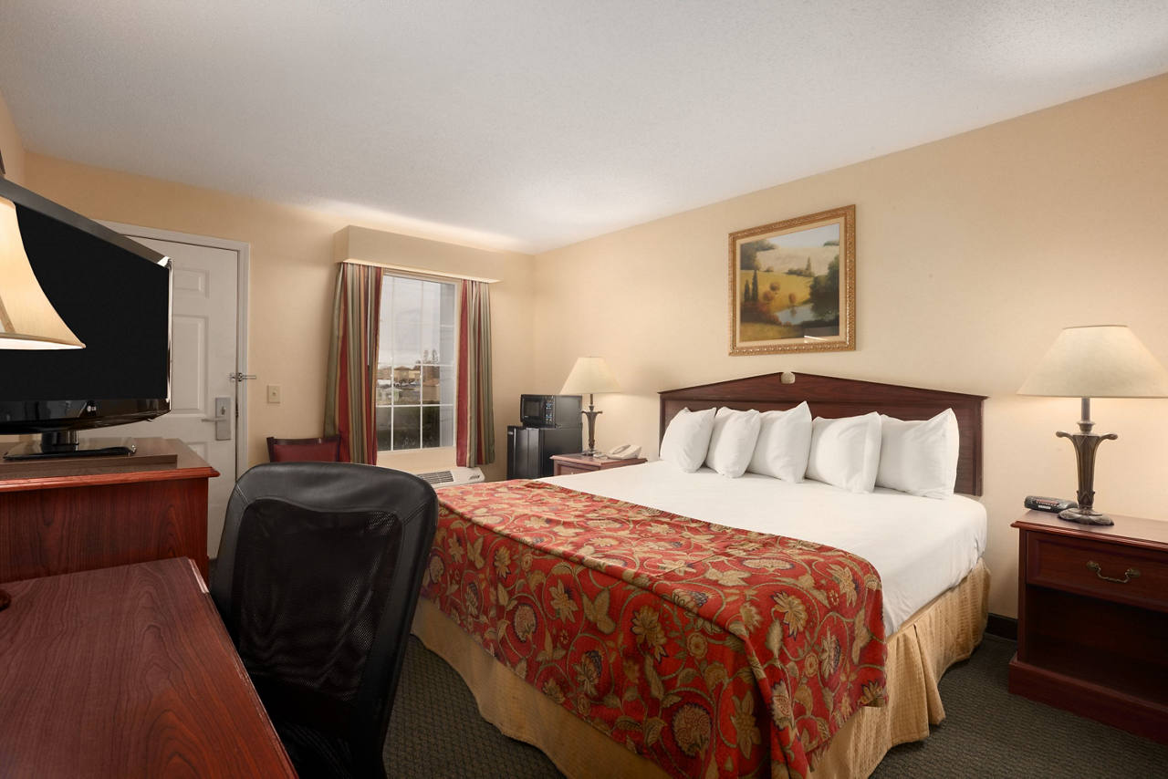 1 King Bed Room