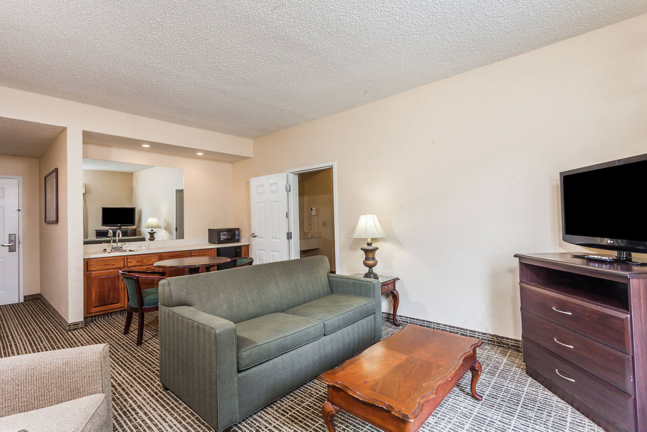 1 King Bed Suite