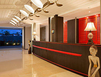 Front Desk - Lobby
