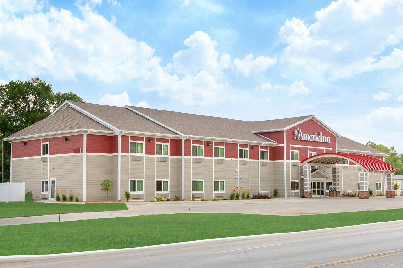 Americinn hotel exterior