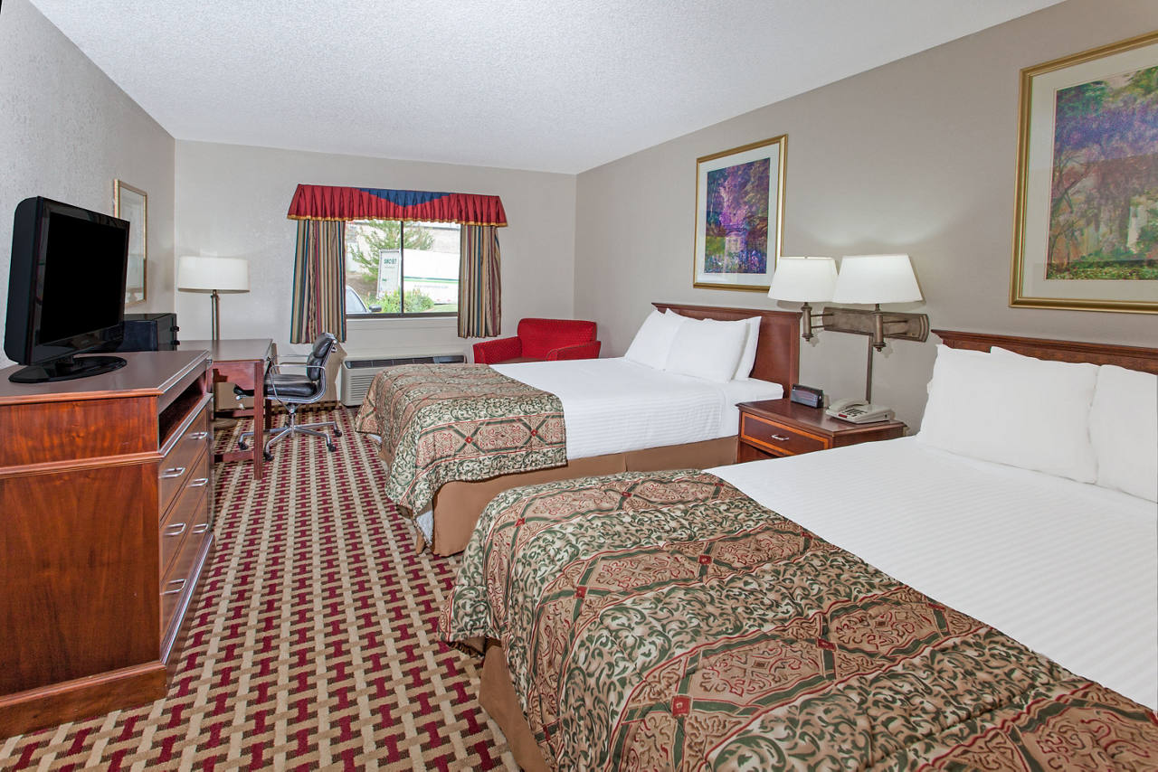 2 Double Bed Room